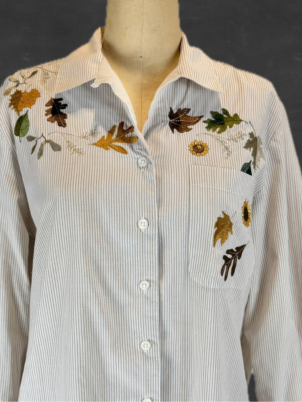 VINTAGE autumn leaves embroidered button down shirt blouse fall sunflower tree